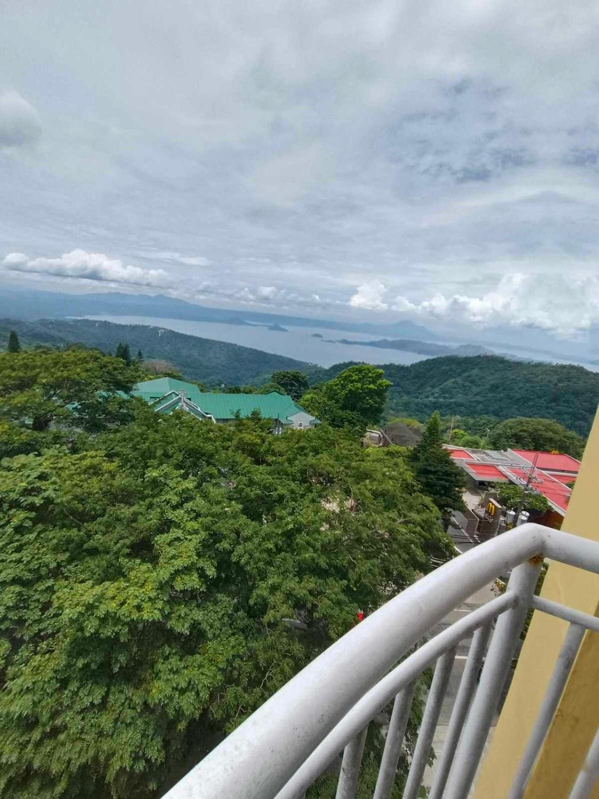 Cityland Tagaytay Taal Lake View City View Free Pool Parking Studios With Balcony Are City View Tagaytay City Exterior foto
