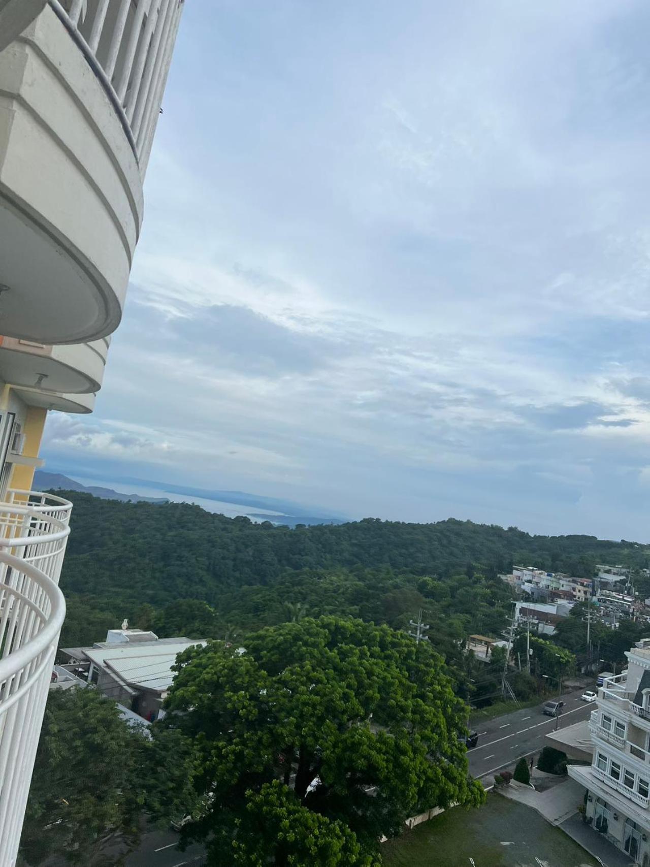 Cityland Tagaytay Taal Lake View City View Free Pool Parking Studios With Balcony Are City View Tagaytay City Exterior foto